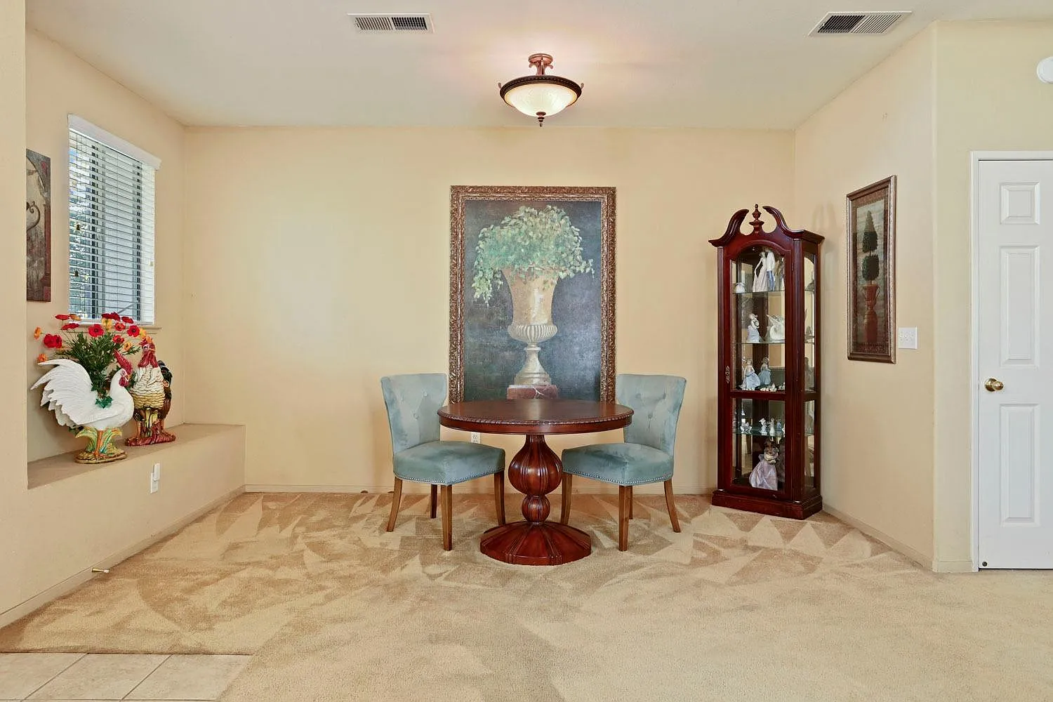 3 bed, 1926 sqft, $2,695 — Photo 4