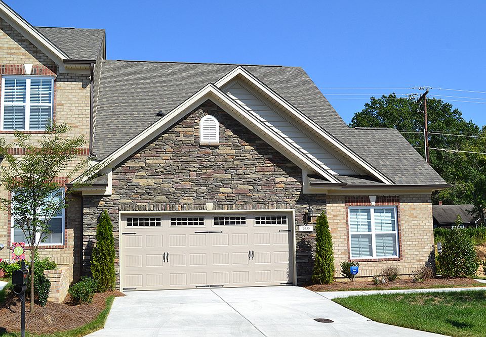 1st image of 2060 Chandler Village Dr