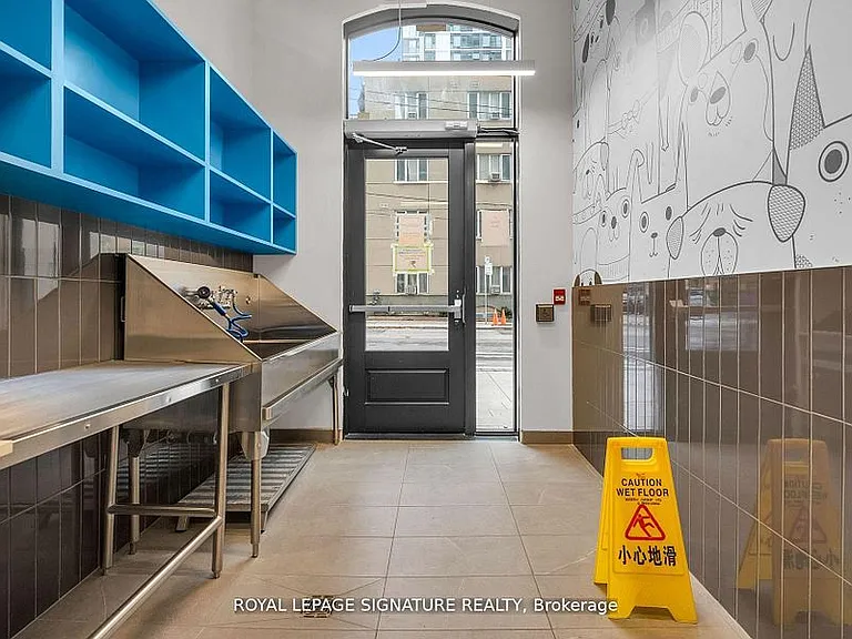 47 Mutual St #506 — Photo 8