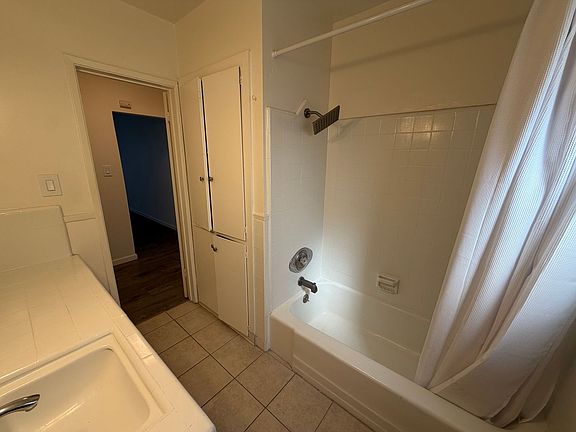 5th image of 11728 Goshen Ave APT 5