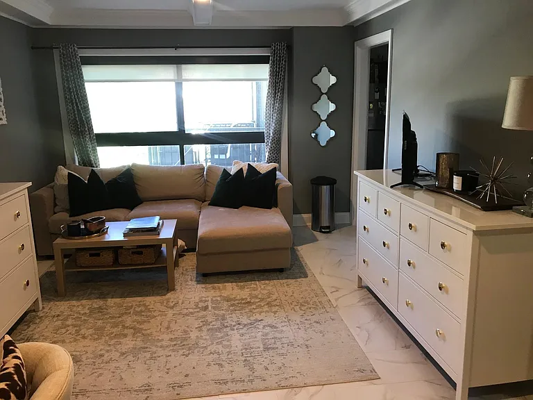 Plaza House — Photo 19