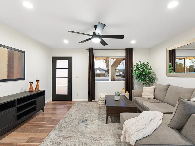 6601 E Latham St — Photo 10