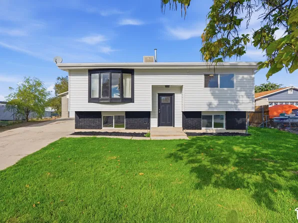 4502 W Windcrest Cir, West Valley City, UT 84120