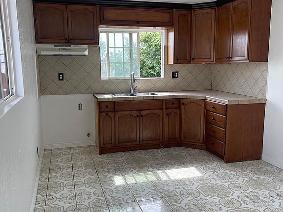 2nd image of 707 School Ave