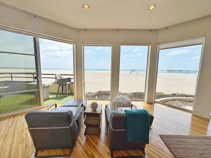 2 bed, 2.5 bath, 2346 sqft, $16,000 — Photo 3