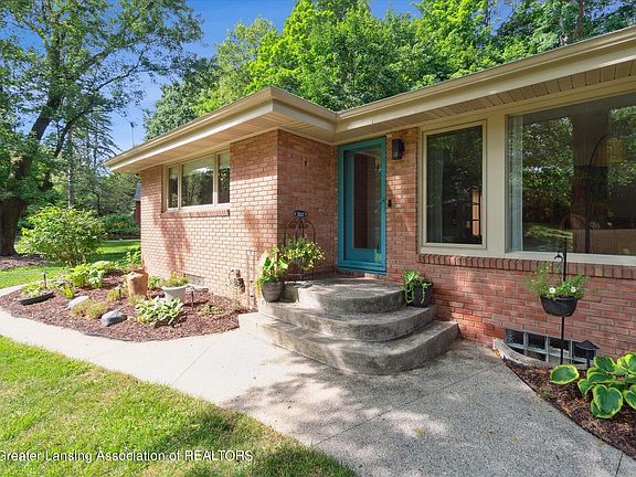 5th image of 4735 Ottawa Dr