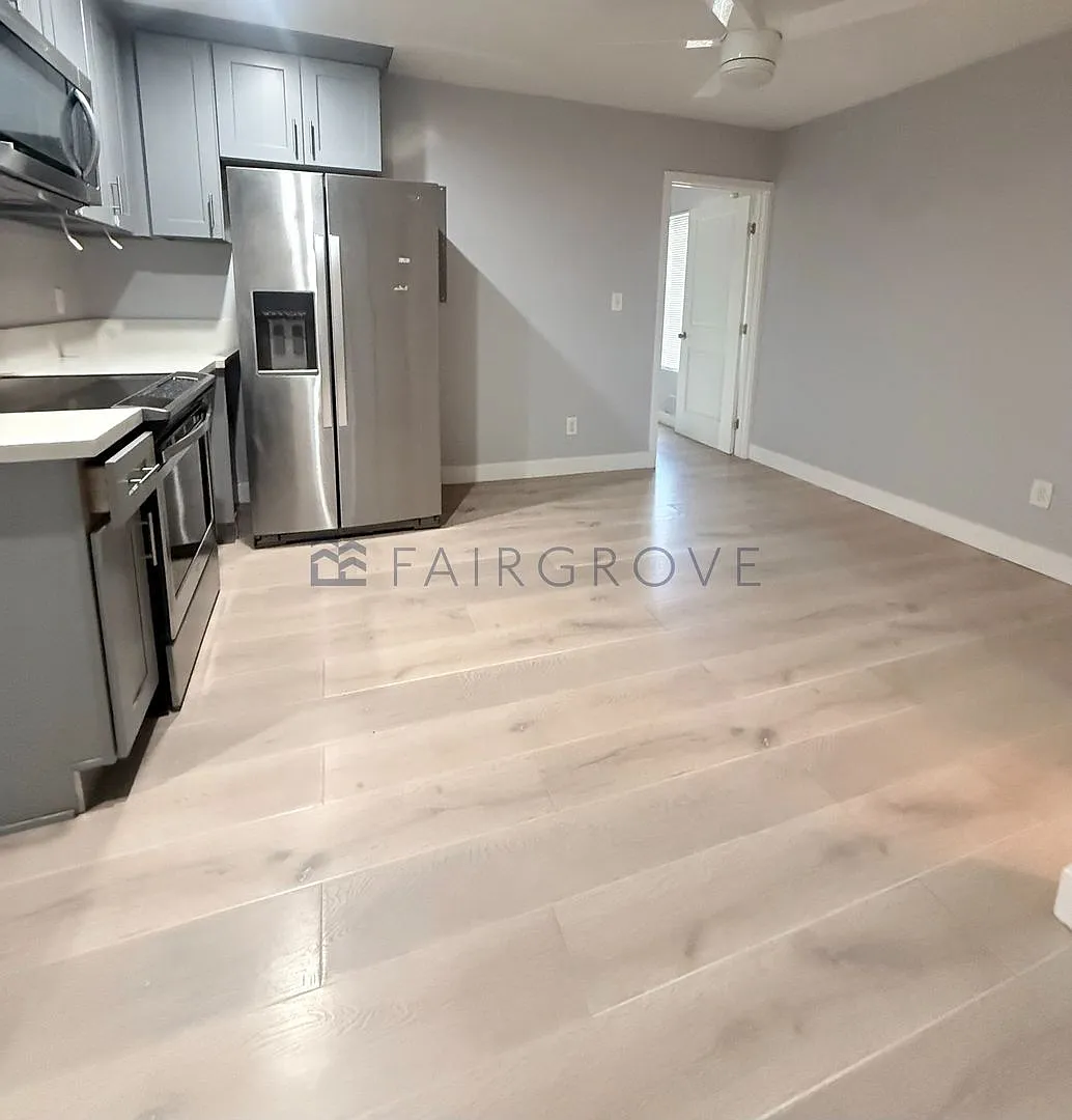 1244 E. 4th Street Apartments — Photo 3