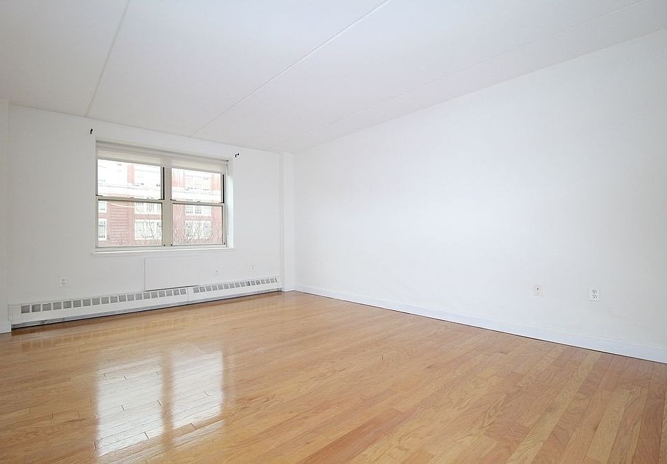 1st image of 123 E 110th St APT 5A