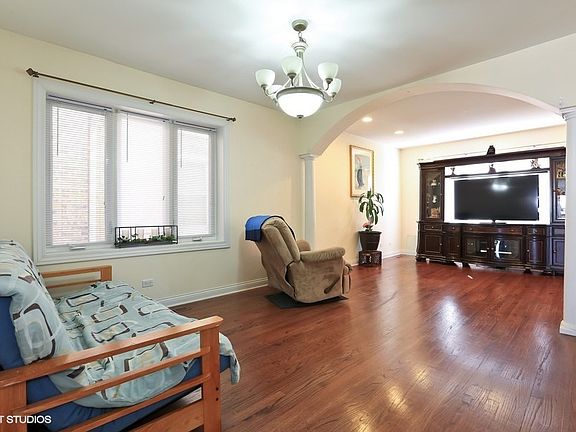 2nd image of 3947 N Newland Ave