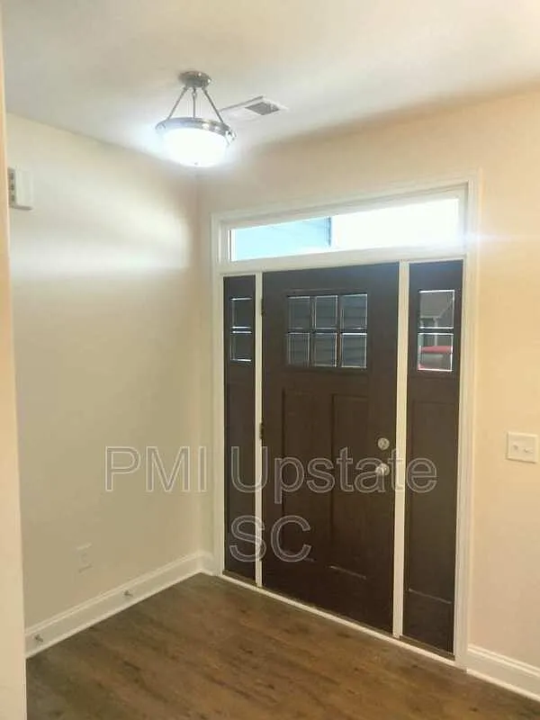 3 bed, 2.0 bath, 1555 sqft, $1,850 — Photo 4