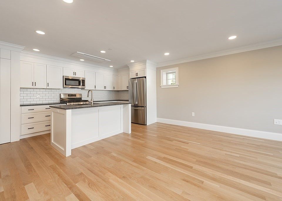 1st image of 5 1/2 Prospect St #B