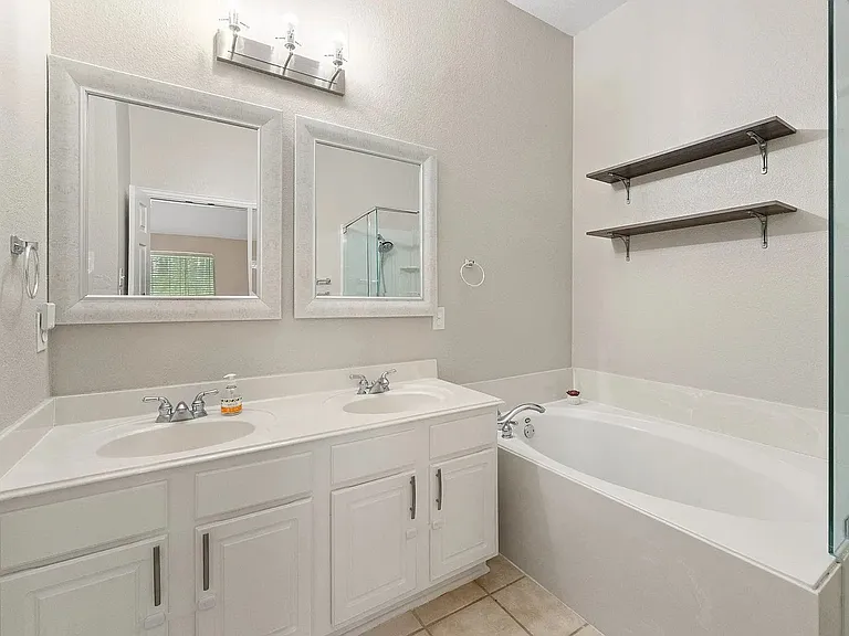 3205 Chesington Dr — Photo 7