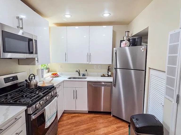 207 R St NW #4 — Photo 8