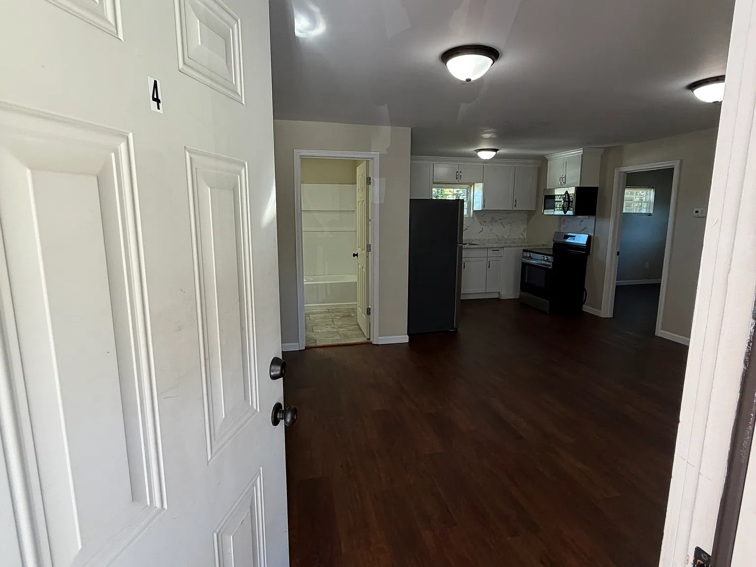2 bed, $1,100 — Photo 3