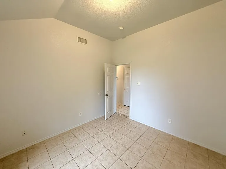 3708 Gus Dr #B — Photo 23