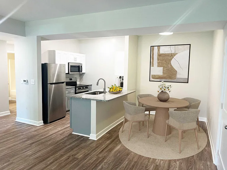 Wildwood Apartments — Photo 2