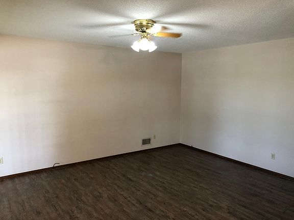 5th image of 4419 Sterling Ave #4419