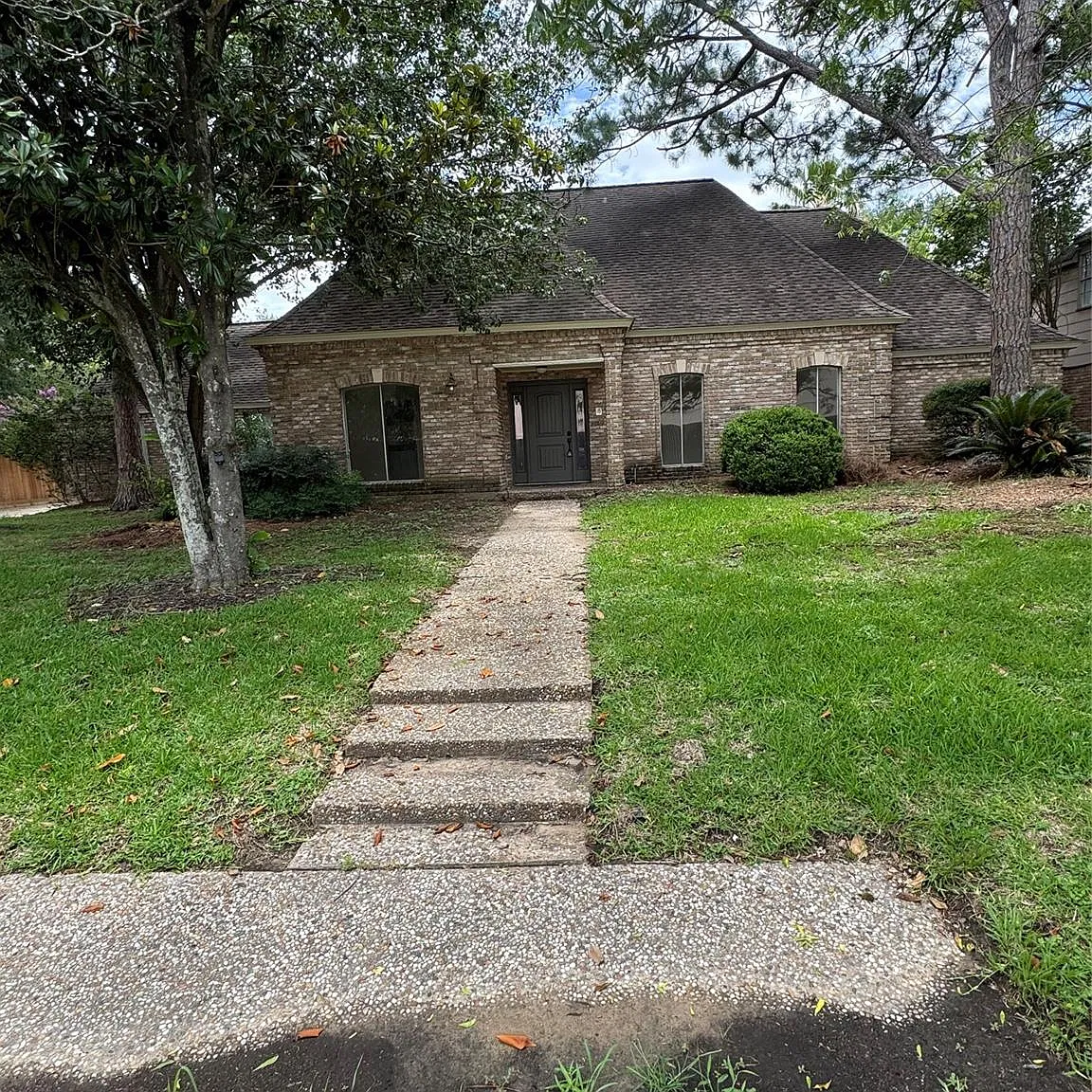 5 bed, 3.5 bath, 3079 sqft, $2,495 — Photo 1