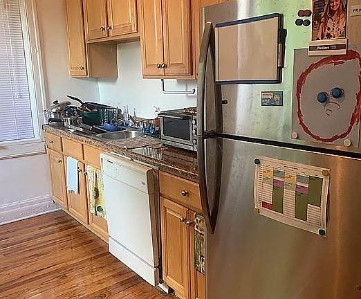 4th image of 2545 N Seminary Ave #517