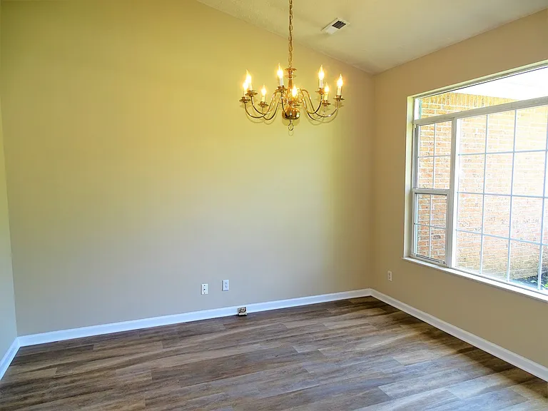 8518 Lawnpark Dr — Photo 6