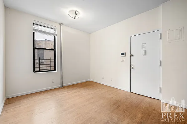 Living room, photo 1