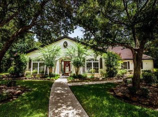 1416 River Oaks Dr, Huntsville, TX 77340