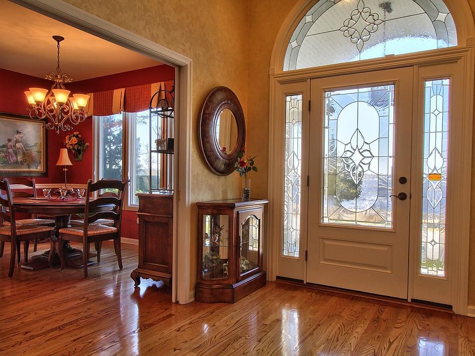 1st image of 24 River Dr