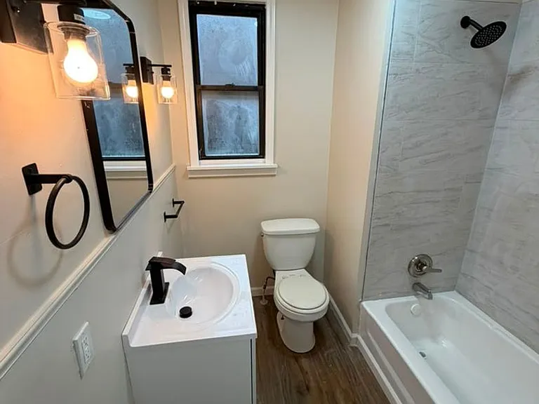 740 Middle Ave — Photo 4