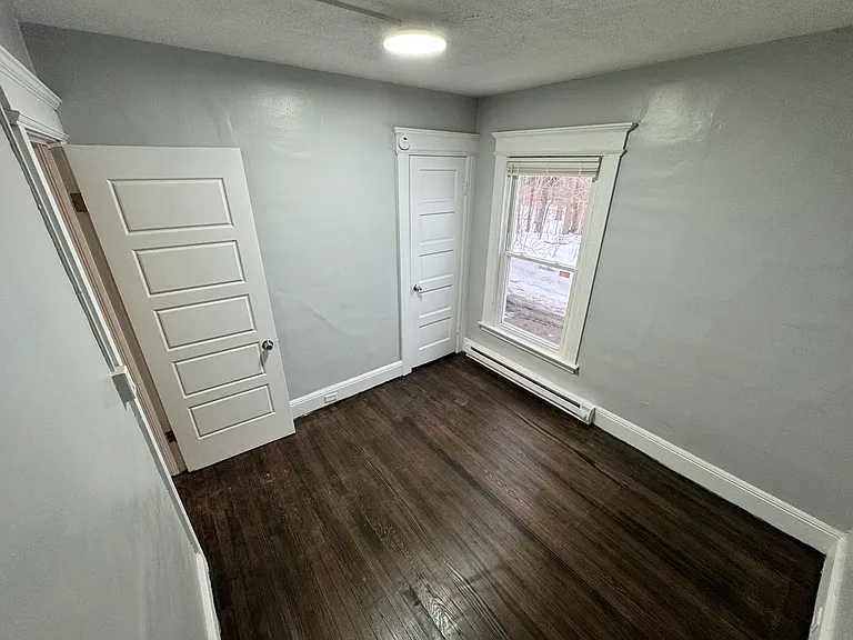 325 Richmond Ave #B1 — Photo 6