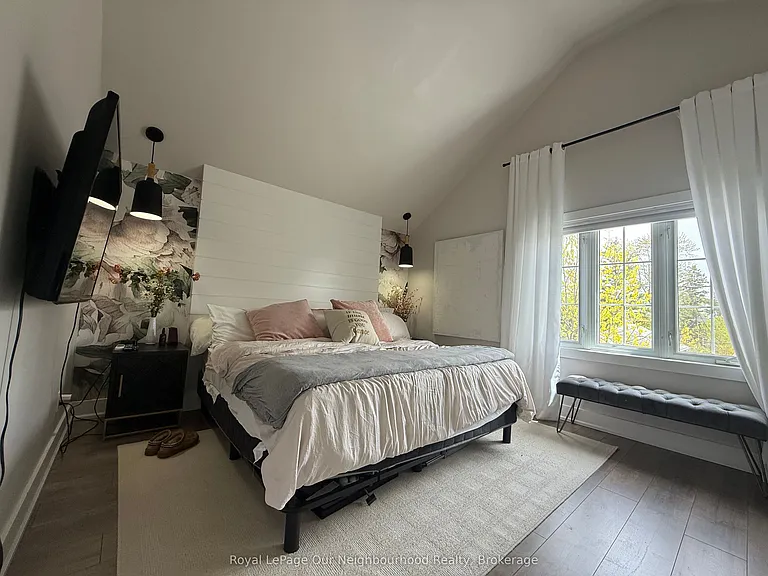 48 Albani St #UPPER — Photo 12