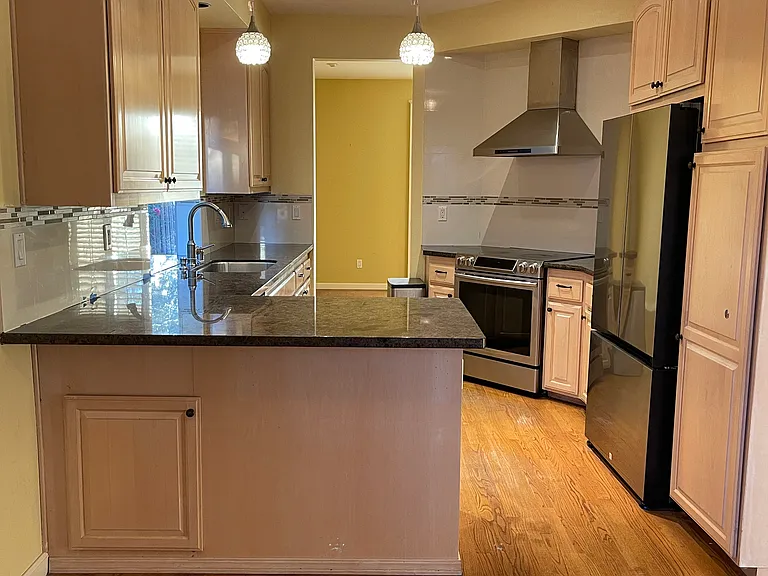 2140 Canyon Lakes Dr — Photo 4