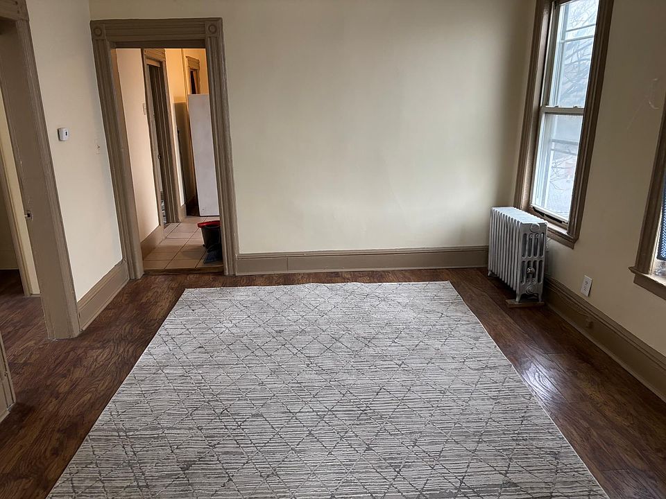 1st image of 127 Newark Ave #3