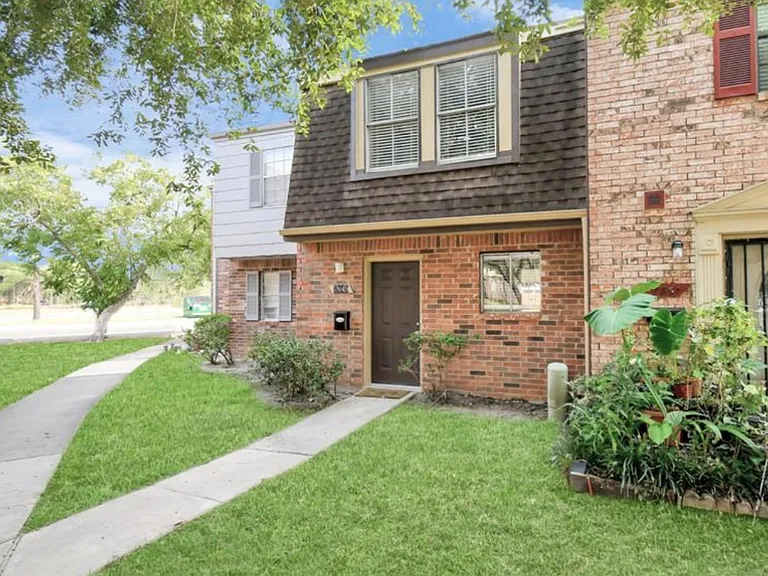 7849 Leonora St — Photo 1