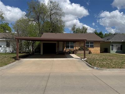 525 SW 2nd St, Moore, OK, 73160