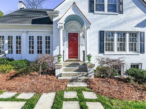 4th image of 1848 N Elm St
