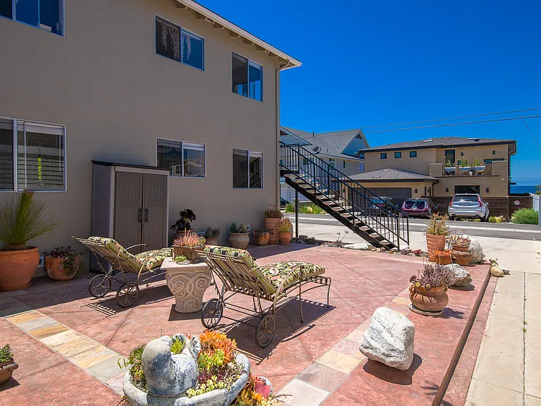 2480 Newport Ave — Photo 42