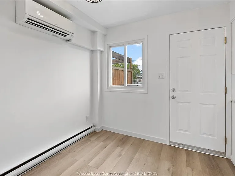 328 Fryer St — Photo 10
