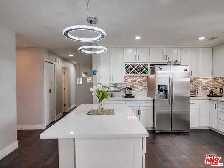 150 N Almont Dr #203 — Photo 3