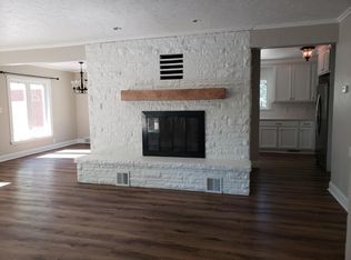 606 Laudan Blvd, Neenah, WI 54956