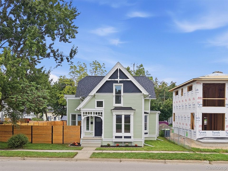 1st image of 213 W Shiawassee Ave