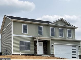 442 E Hykes Rd E, Greencastle, PA 17225