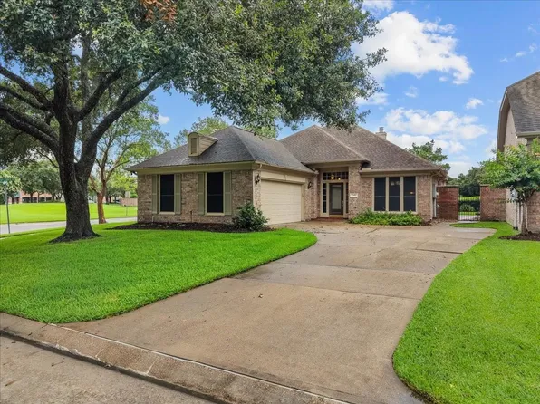 2416 Thorndon Park Ct, League City, TX 77573