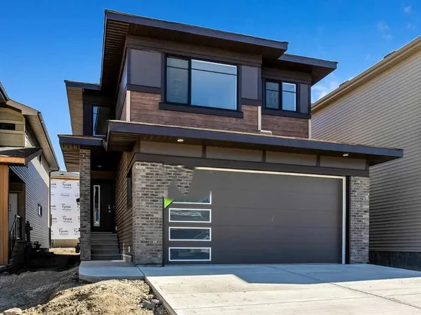 11 W Heritage Link, Cochrane, AB T4C 2J8