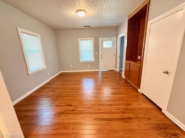 1303 Vine St, Greensboro, NC 27405