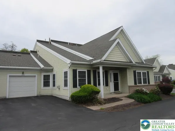 2430 Steeplechase Dr, Macungie, PA 18062