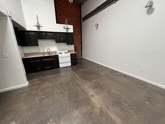 3rd image of 1734 N Main St #633-100