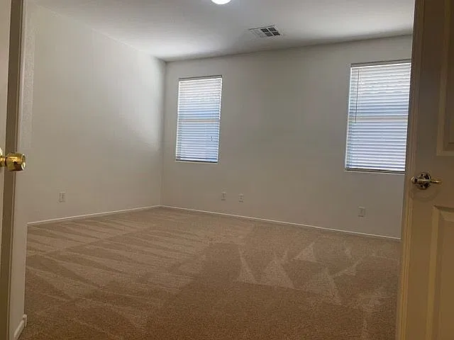 4 bed, 1888 sqft, $1,995 — Photo 4