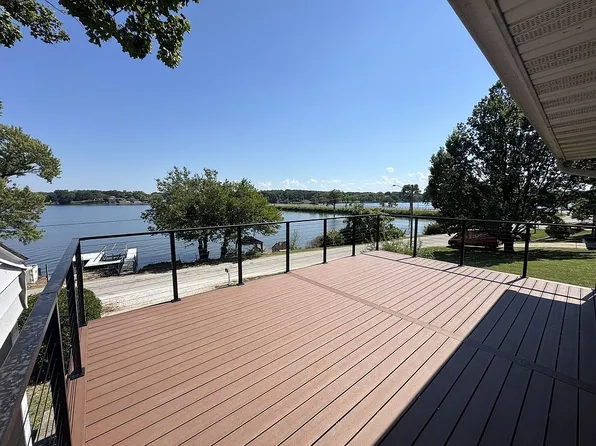 1061 N Lake Shore Dr, Decatur, IL 62526