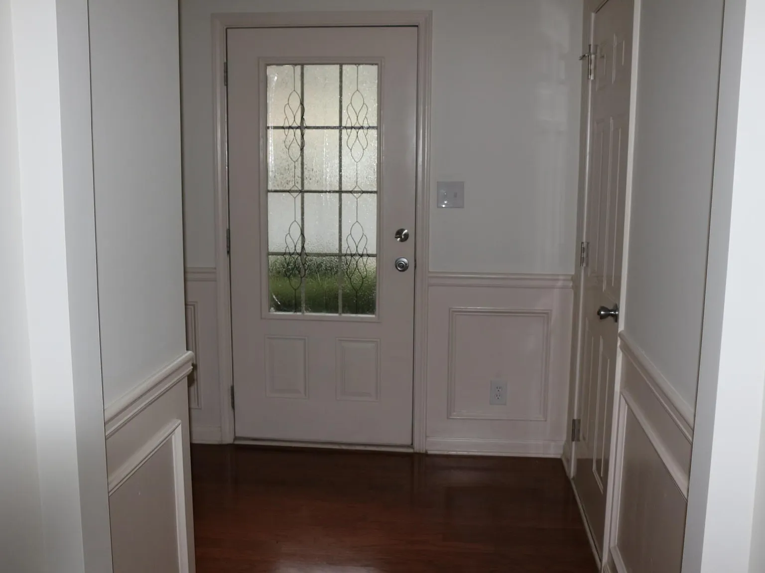 3 bed, 2.5 bath, 1712 sqft, $2,300 — Photo 2