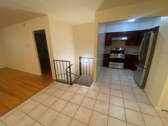 3rd image of 68-05 242 Floor 1